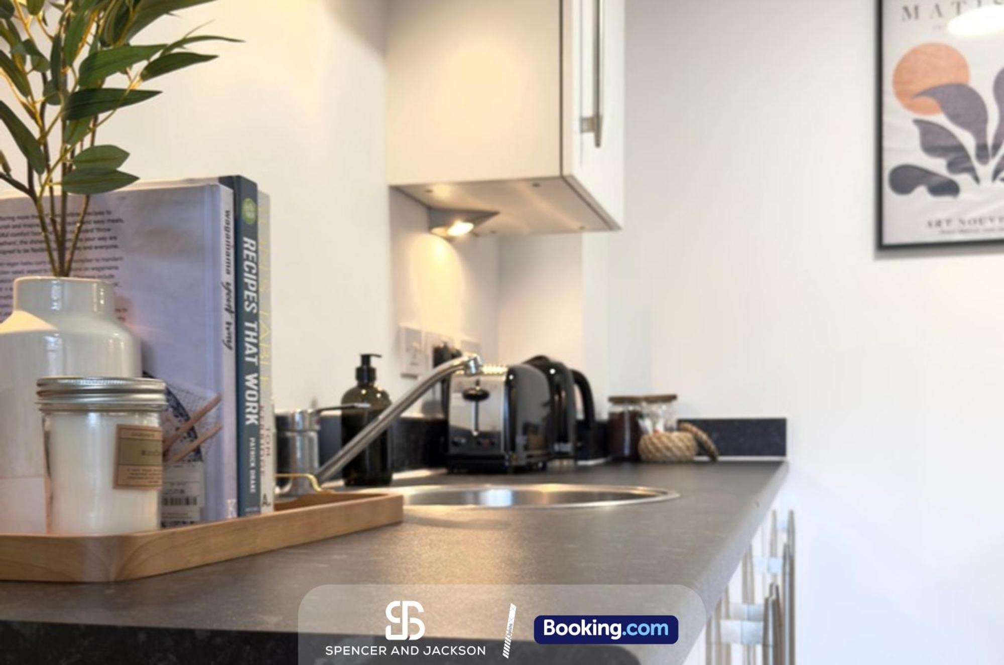 1 Bedroom City Centre Apartment Near The University And Bodleian Library By Spencer And Jackson Short Lets & Serviced Accommodation Οξφόρδη Εξωτερικό φωτογραφία